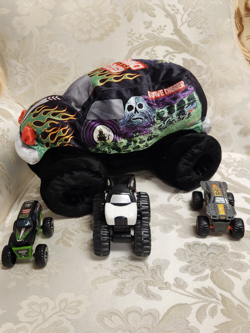 Monster Jam Grave Digger Plush Monster Truck Stuffed Toy + 3 Toy Monster Trucks